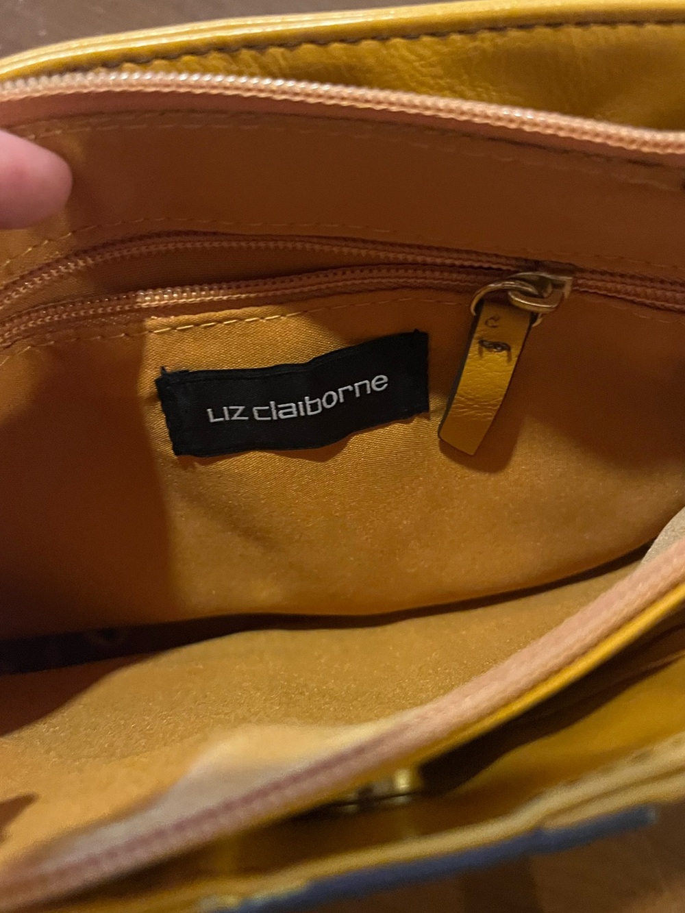 Liz Claiborne - Picture 4 of 5